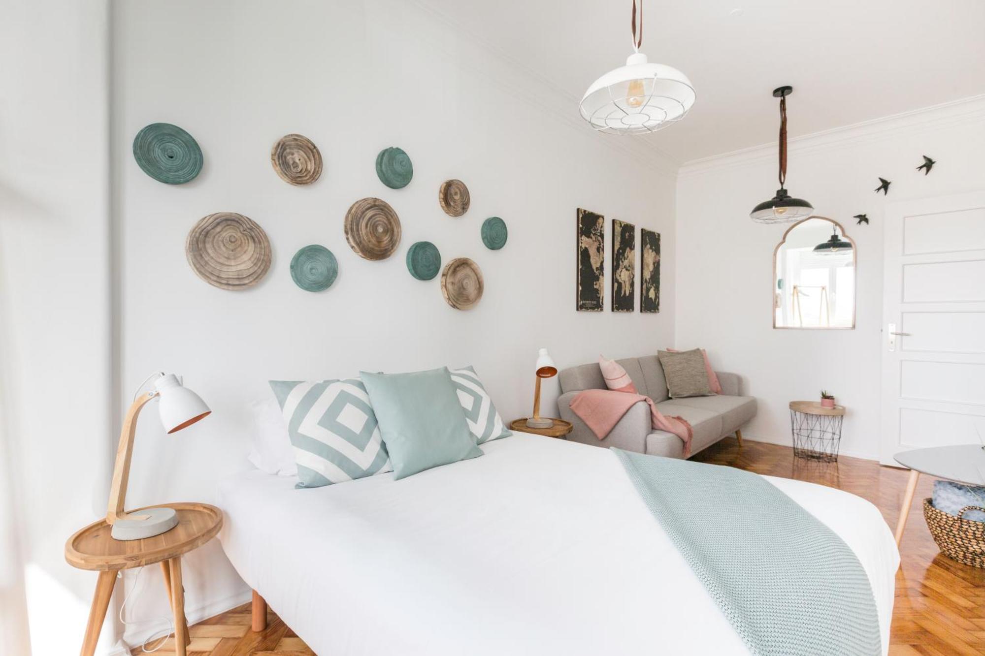 Stroll To Coffee Shops Near A Renovated Hillside Apartment In Graca Lissabon Exterior foto
